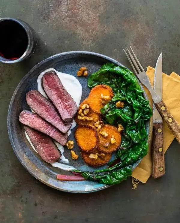 Venison Steak with Creamy Horseradish Sauce