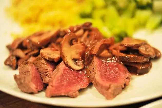 Venison Steak with Mushroom and Red Wine Sauce