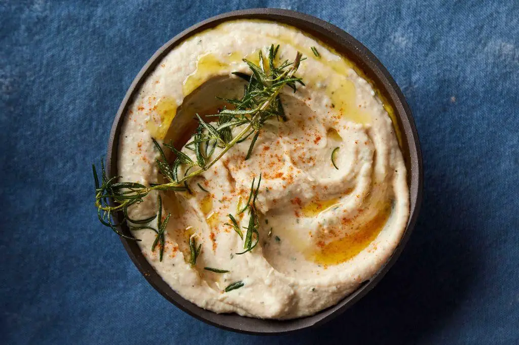 White Bean and Roasted Garlic Spread